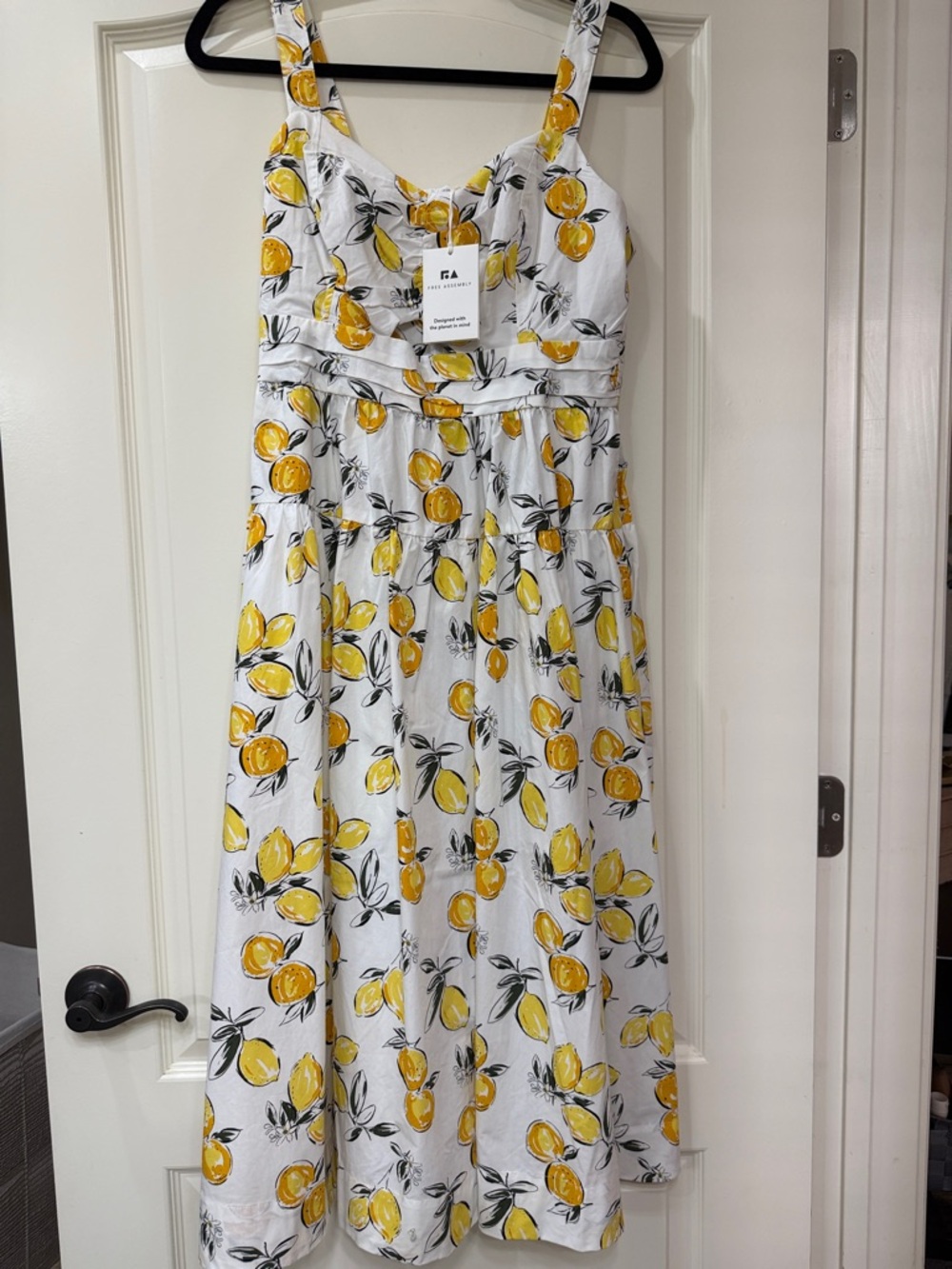 Free assembly Sundress with Yellow Lemon Print and cut out 
small women’s